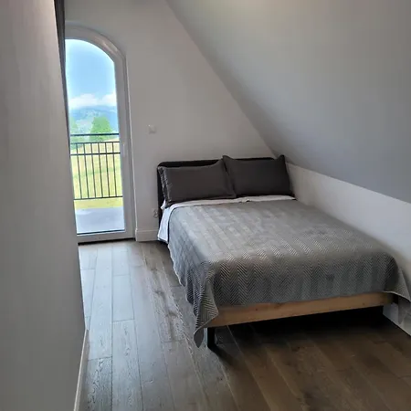 Dworek Antolowka Homestay *